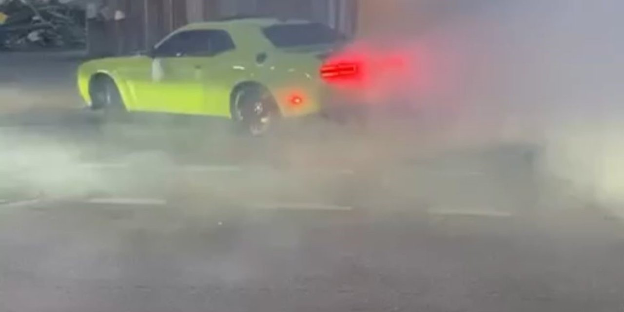 Trafiği kesip drift atan sürücü kamerada