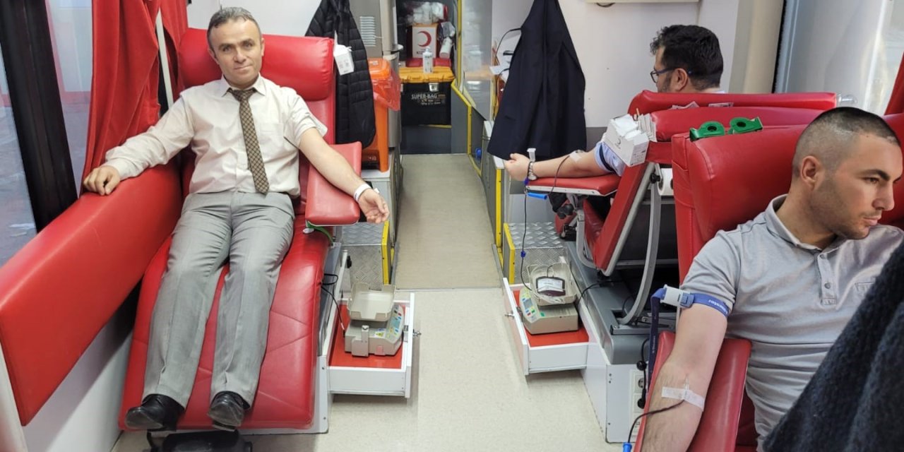 Eskişehir Kan Merkezi yetkileri Bilecik'te görev aldı