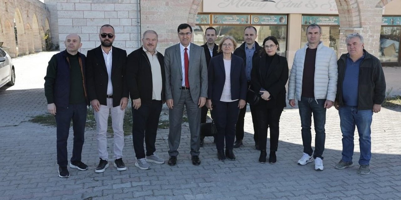 Çiniciler Çarşısı’nda incelemelerde bulunuldu