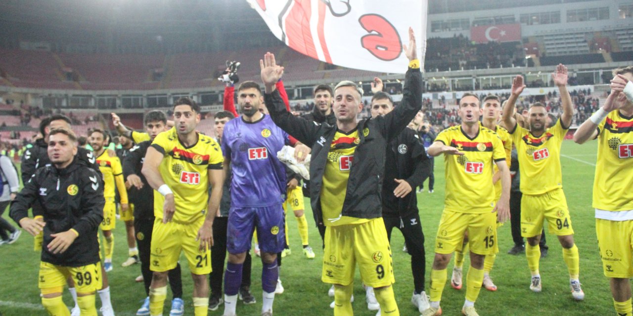 Eskişehirspor son sürat devam ediyor! Hedef 4'te 4...