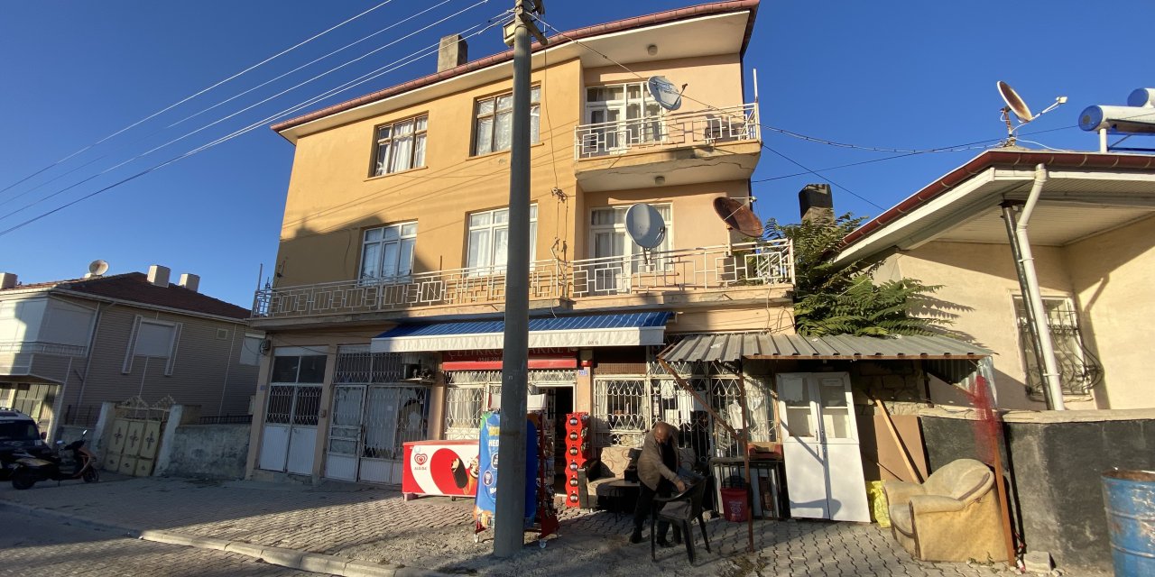 1,5 yaşındaki bebek misafirliğe gittikleri evin balkonundan düştü