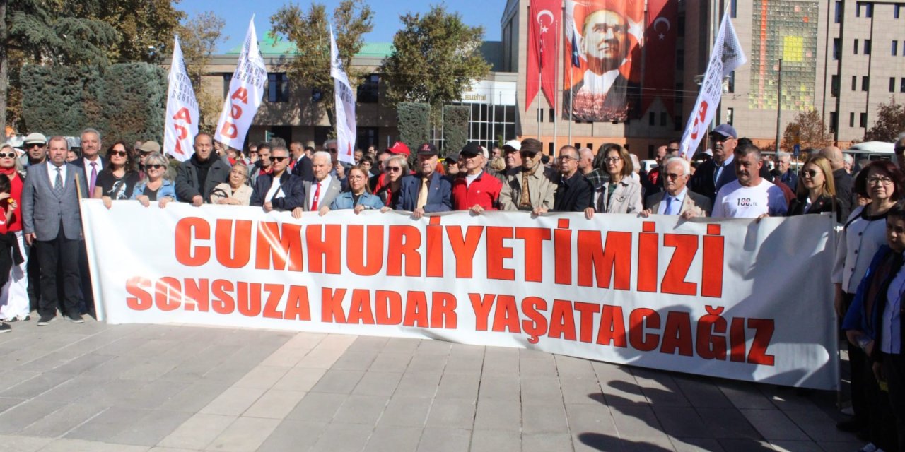 "Cumhuriyetimizin 101. şeref yılı kutlu olsun!”