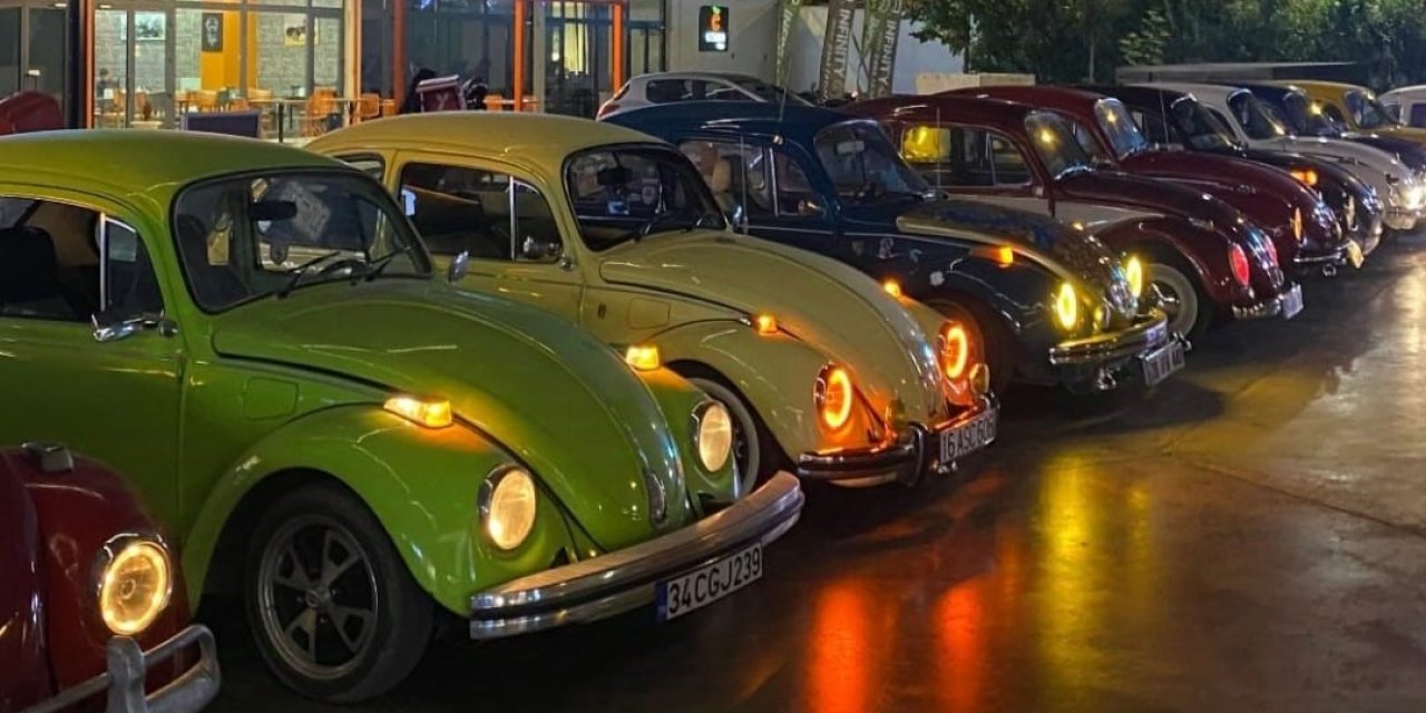 Klasik araçlar Cumhuriyet Bayramı kutlamalarına renk kattı