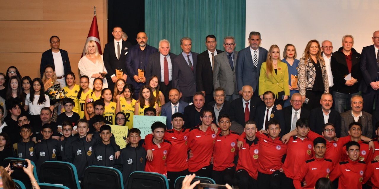 Sporun Mottoları ödüllerini aldı