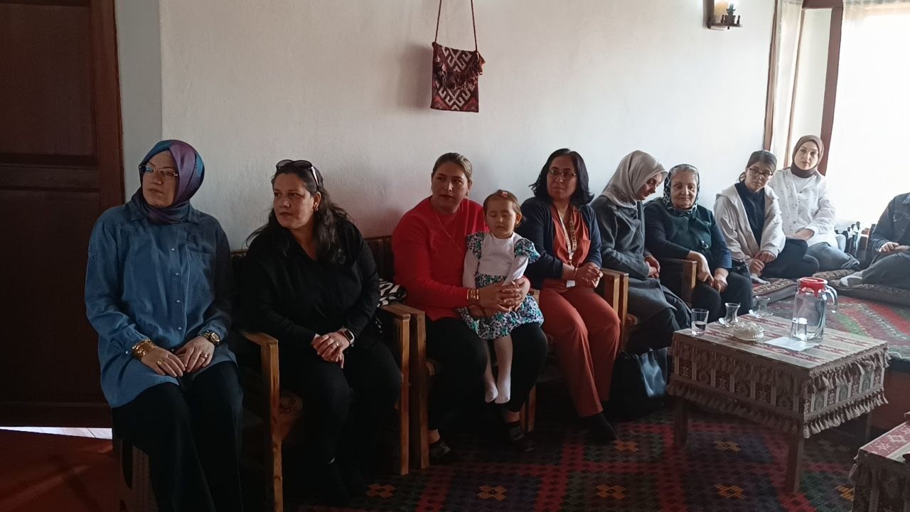 Sağlık personellerinden kadınlara özel toplantı