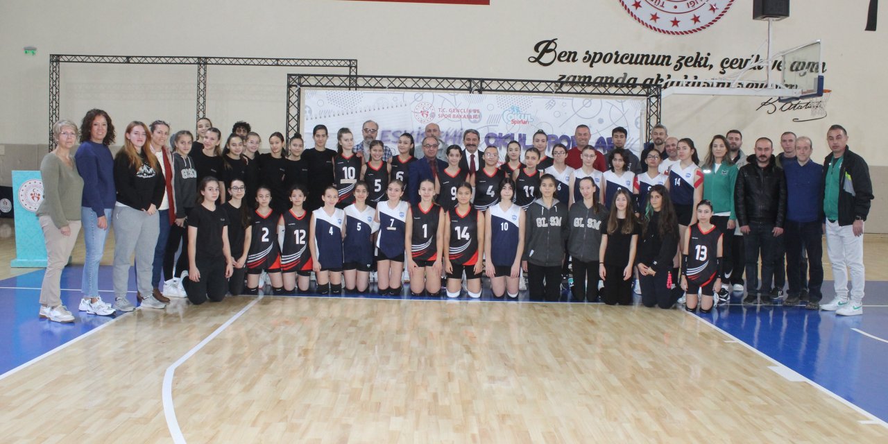 Okul Sporları Yıldızlar Voleybol ile start aldı