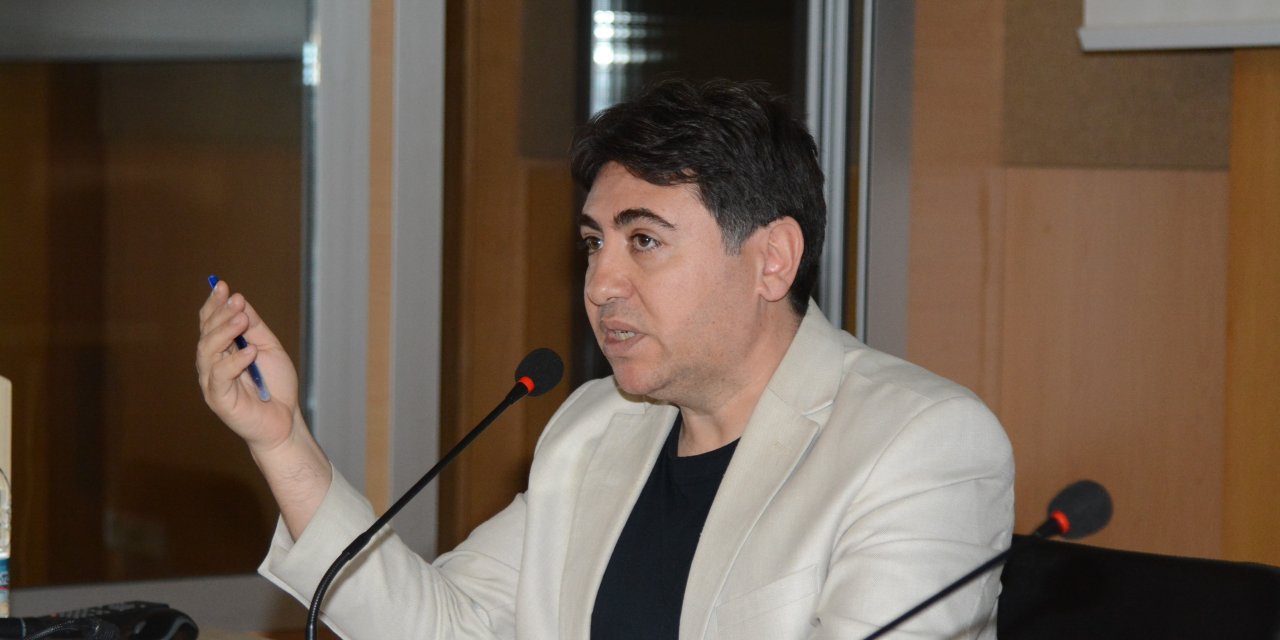 “Efsaneler inanç yönü ağır basan anlatmalardır”