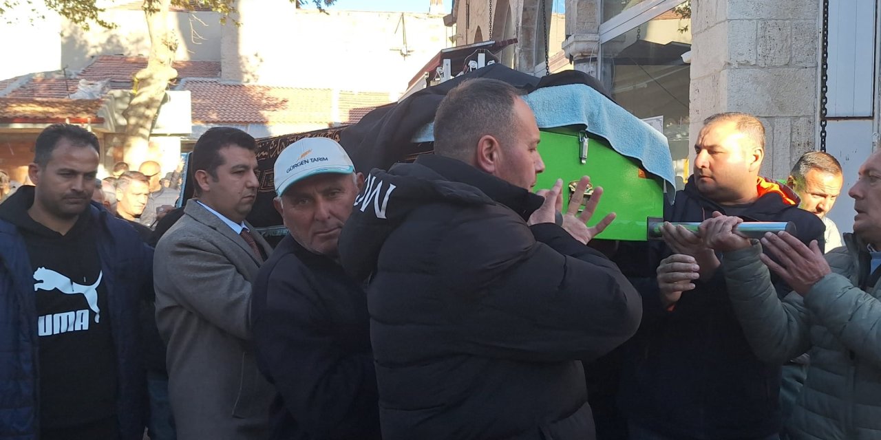 Arıkan babasını toprağa verdi