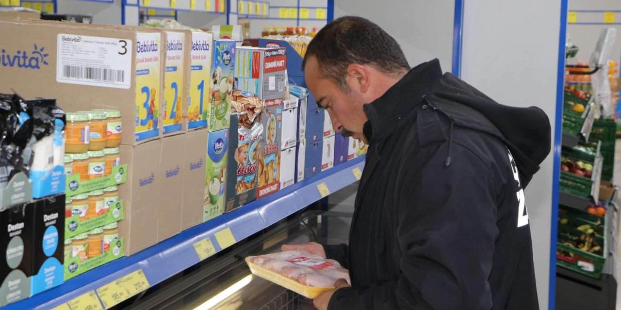 Eskişehir'de zabıta ekipleri marketleri denetliyor!