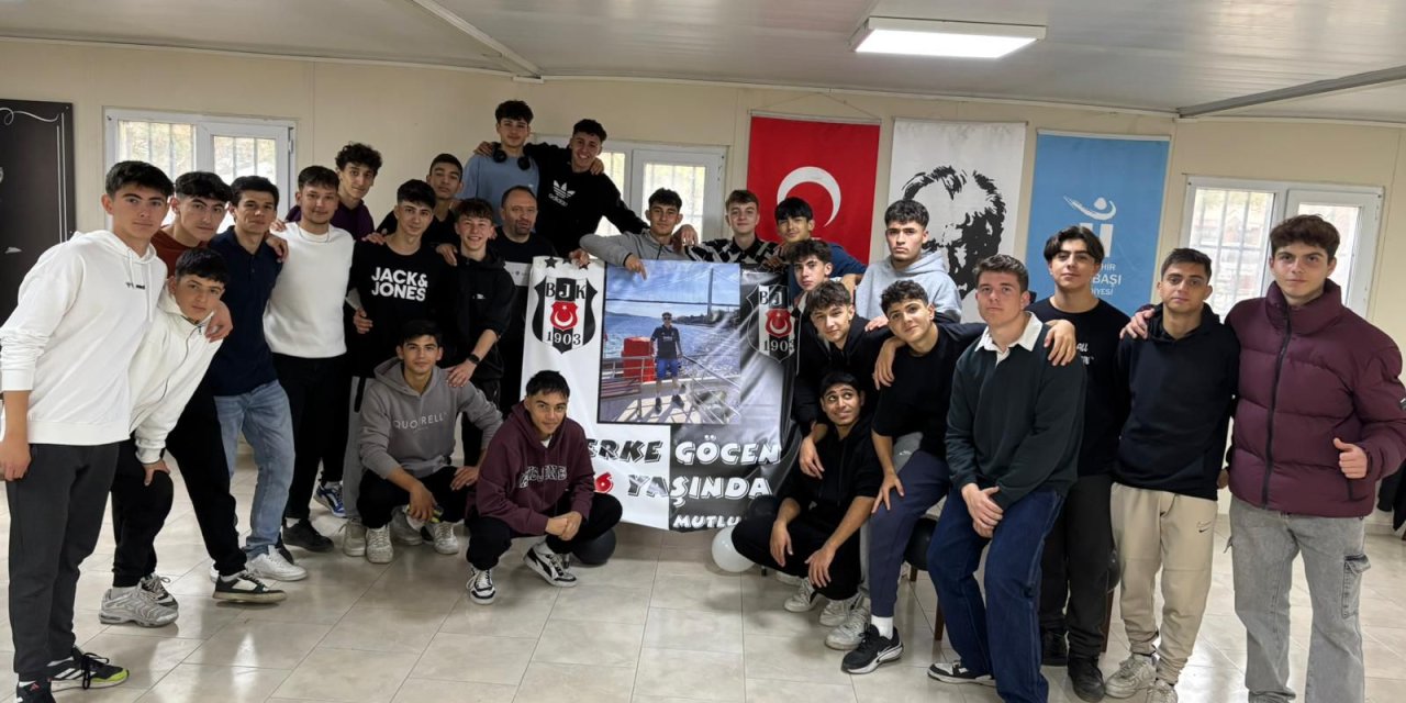 Berke Göcen’e sürpriz doğum günü