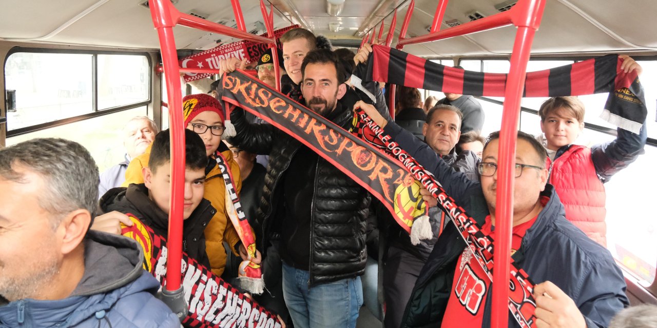 Toplu taşımada Eskişehirspor şöleni