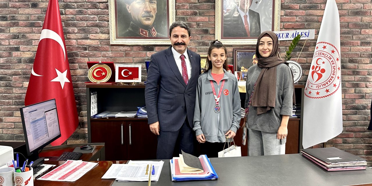 Avrupa ikincisi olan Eskişehirli sporcudan Hasan Kalın’a ziyaret