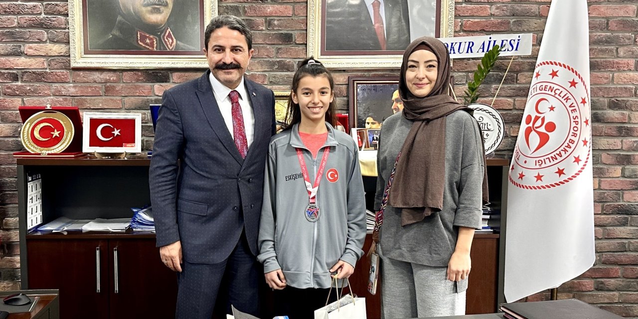 Avrupa 2'ncisi sporcu Spor İl Müdürü Kalın ile buluştu