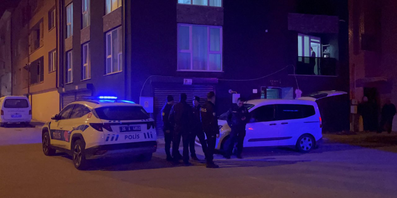 Eskişehir'de komşuların tartışmasında olan çocuğa oldu: 1 yaralı