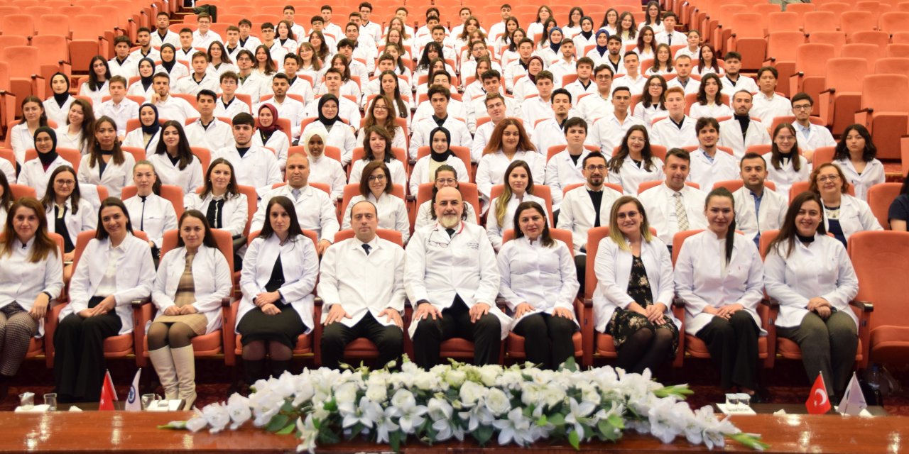 ESOGÜ'de diş hekimi adayları önlüklerini giydi