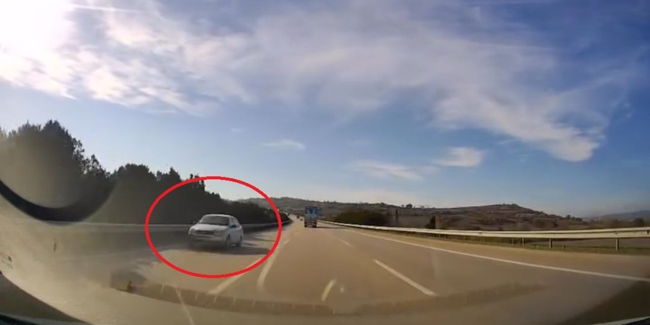 Tersten gelen araç faciaya yol açıyordu, o anlar kameraya yansıdı