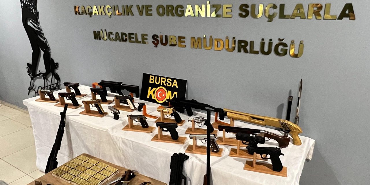 Yatak odası değil sanki silah deposu