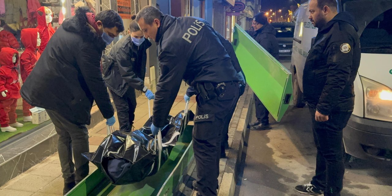 56 yaşındaki adam evinde ölü bulundu