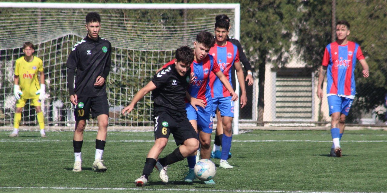 U18 Ligi’nde zirve yanacak