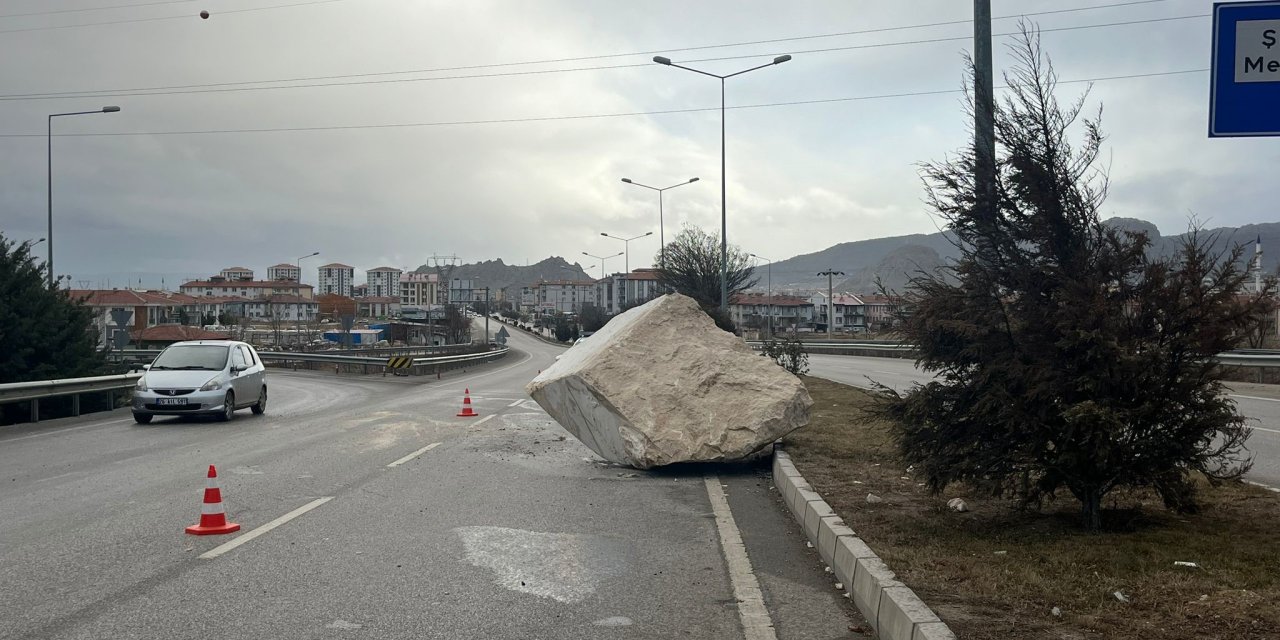 Afyon'da trafikte korkutan anlar!