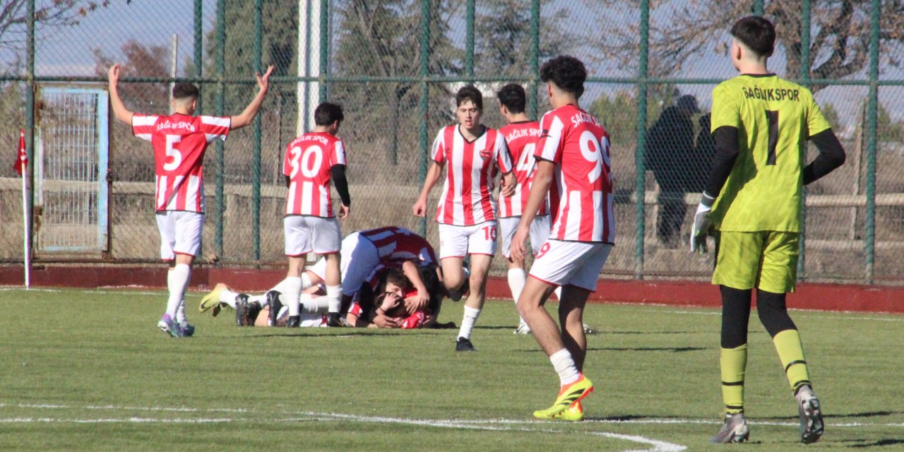 Yeni lider Sağlıkspor