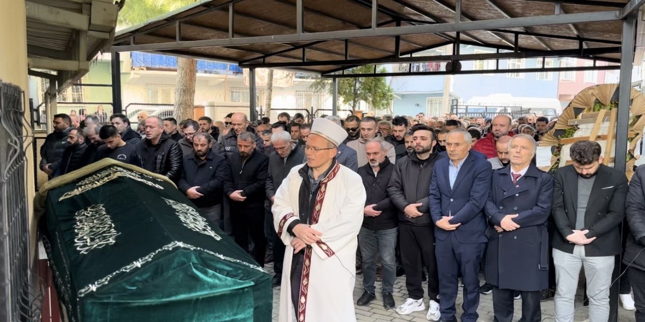 Estetik için gittiği hastanede hayatını kaybetti