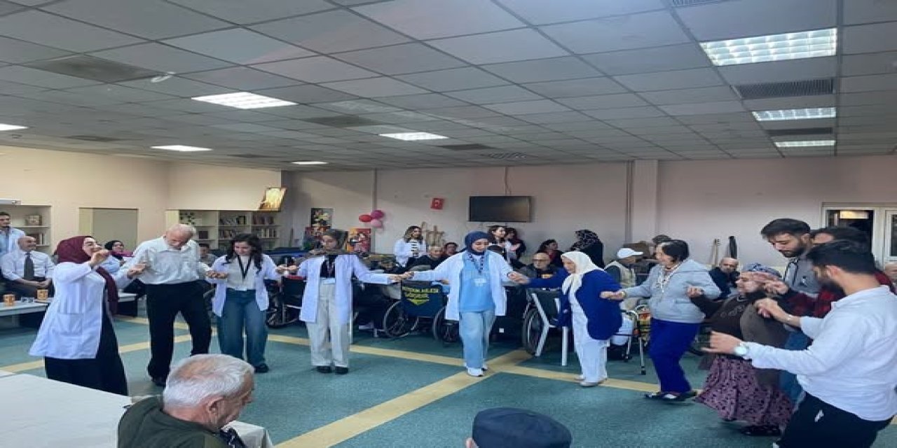 Eskişehir'de huzurevinde yaşlılara Sıra Gecesi düzenlendi