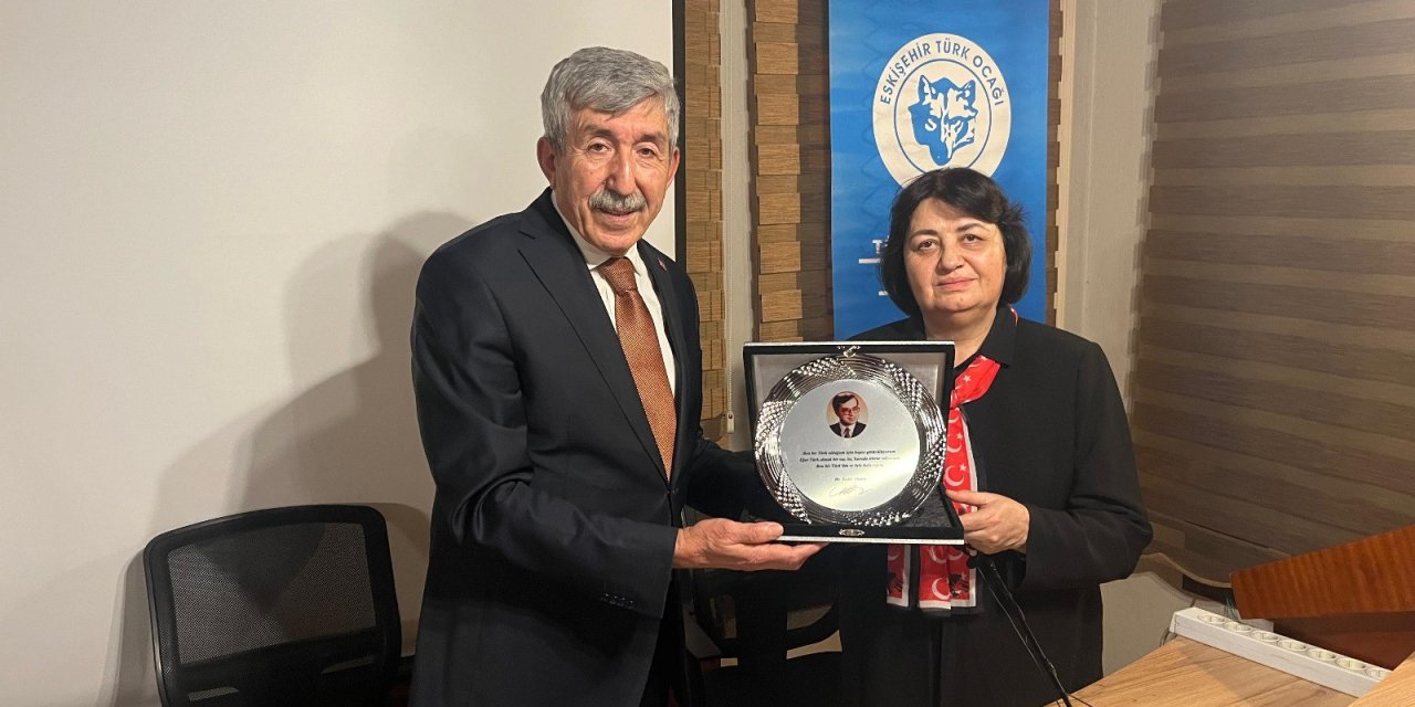 Dr. Sadık Ahmet’in mücadelesini anlattı