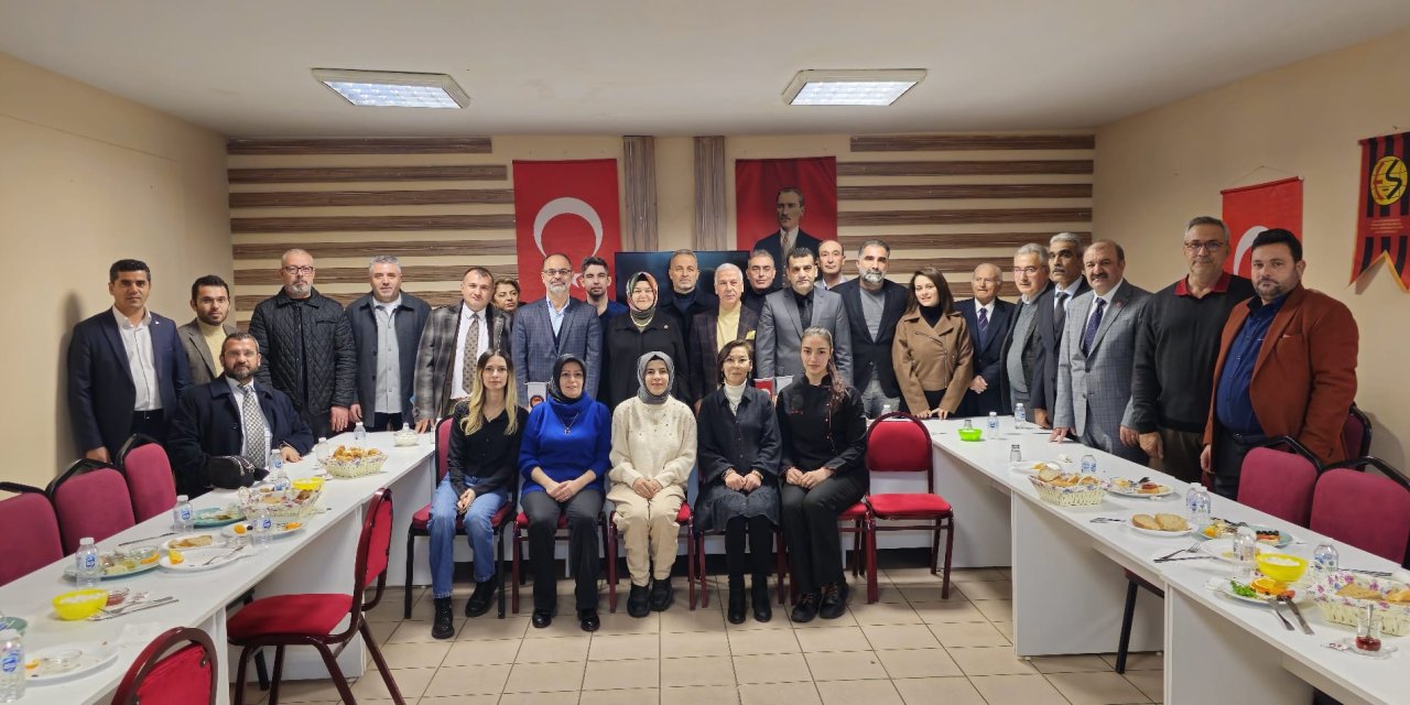 Eskişehir Dost Dernekler Federasyonu Ayşen Gürcan’la bir araya geldi