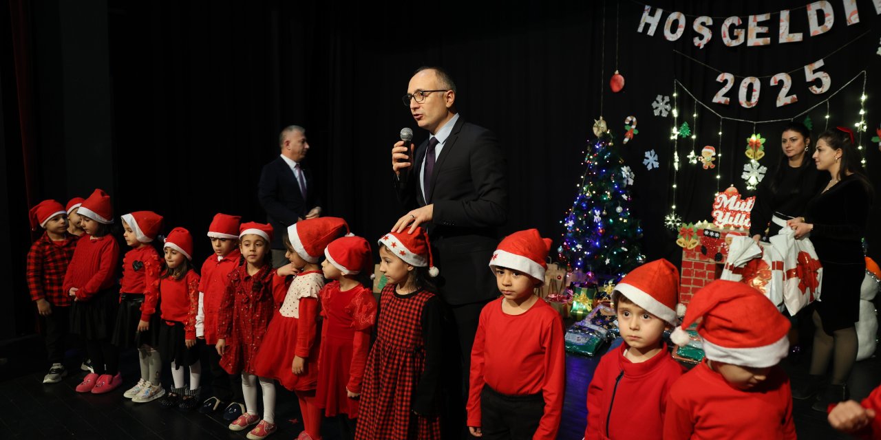 Es Çocuk Evi’nde minikler 2025'i eğlenerek karşıladı