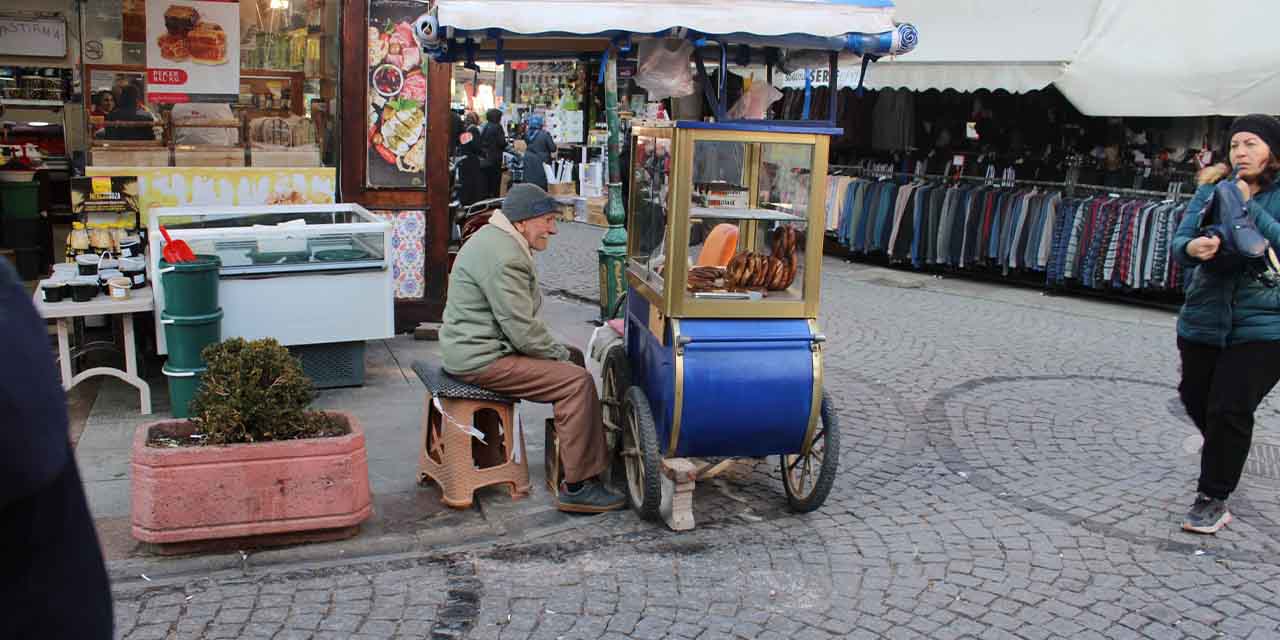 Eskişehir'de soğuk havada 'ekmek' savaşı
