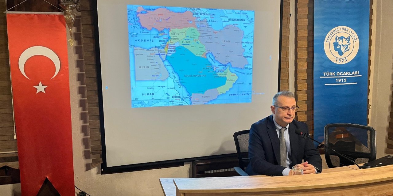 Prof. Dr. Cengiz Tomar “Orta Doğu ve Suriye” konferansı verdi