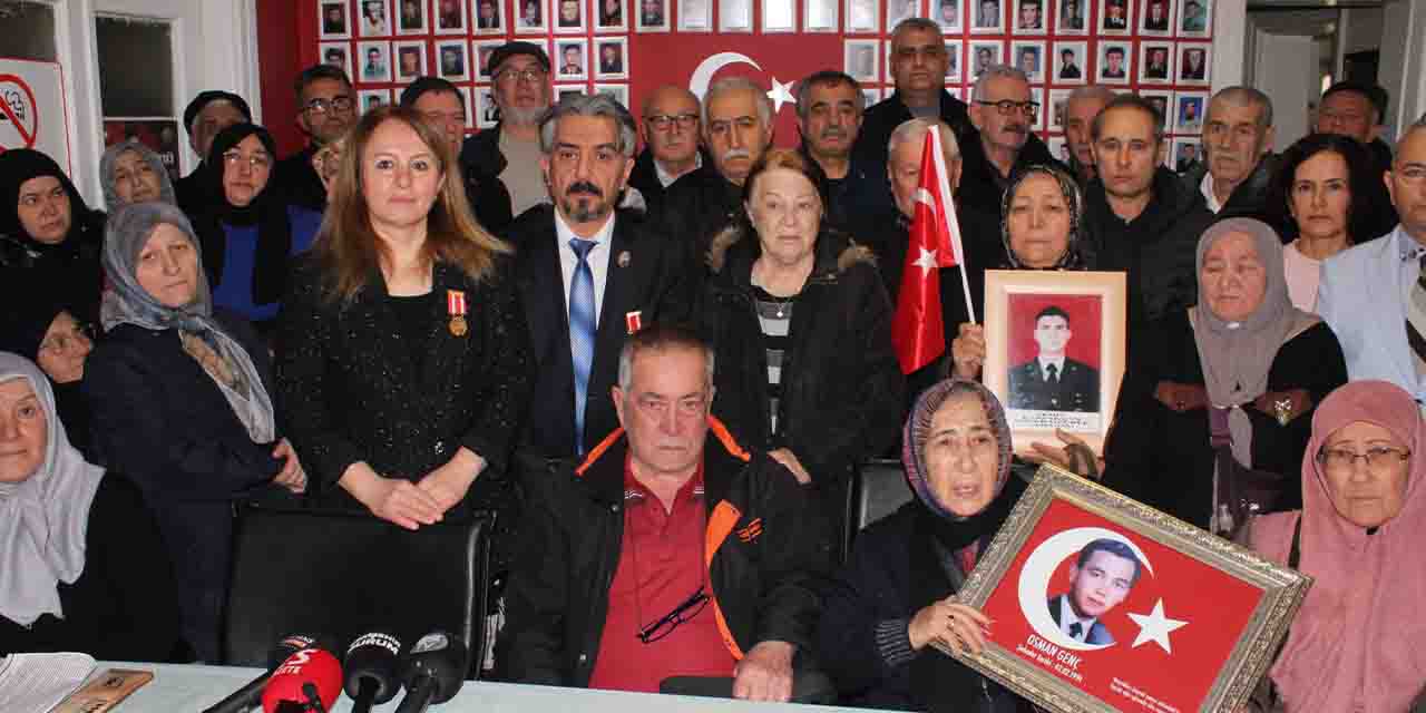 Eskişehir'de şehit aileleri gözyaşlarını tutamadı: Öcalan ile görüşmelere tepki gösterdiler