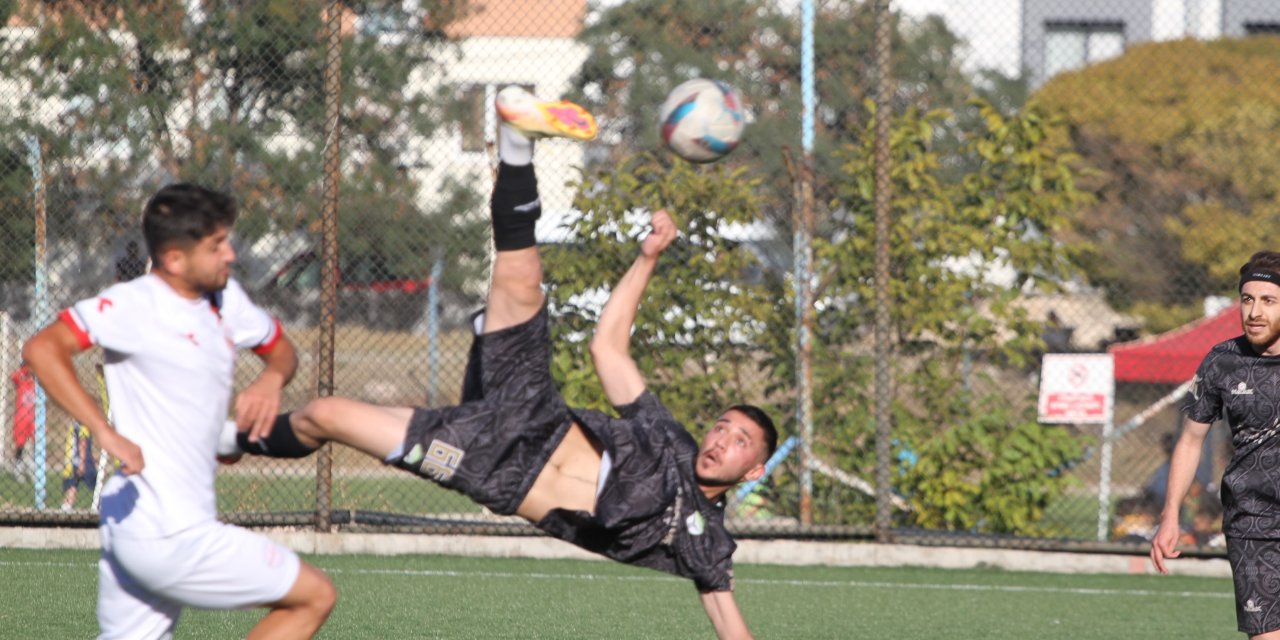Ömer Faruk imzayı attı