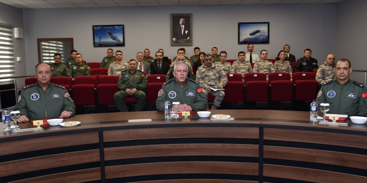 Hava Kuvvetleri Komutanı Orgeneral Kadıoğlu, 1'inci Ana Jet Üs Komutanlığını ziyaret etti