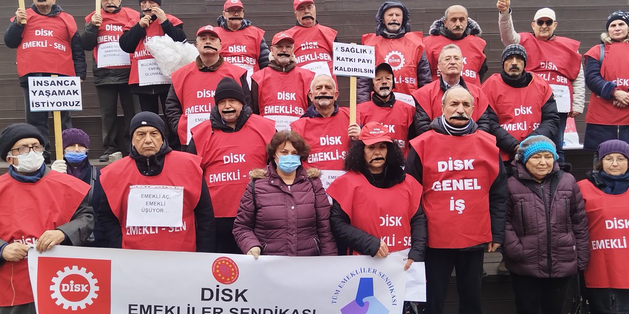 Eskişehir'de emeklilerden ‘sessiz çığlık’ eylemi