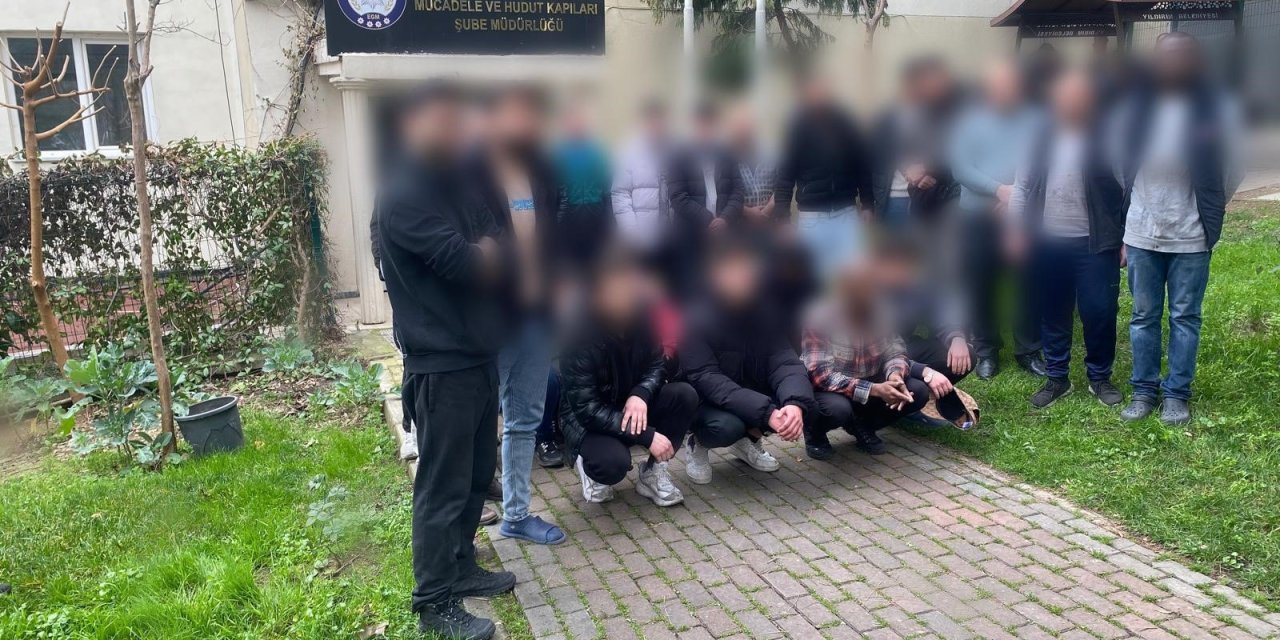 29 göçmeden 10'nun yasal kalış hakkının olmadığı anlaşıldı