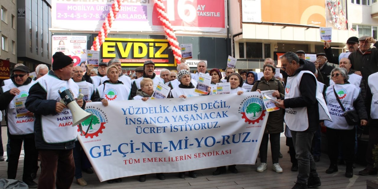Birleşemedikleri gibi birlikte iş yapmayı da beceremiyorlar