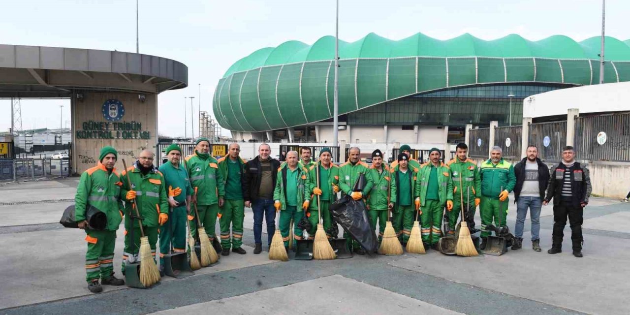 Stadyumun temizliğine Osmangazi desteği