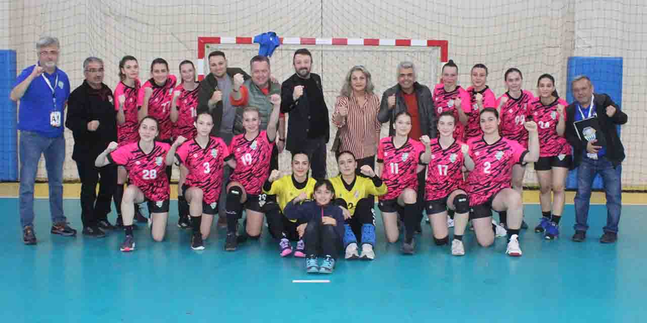 Lider ikinci yarıda açıldı (26-21)