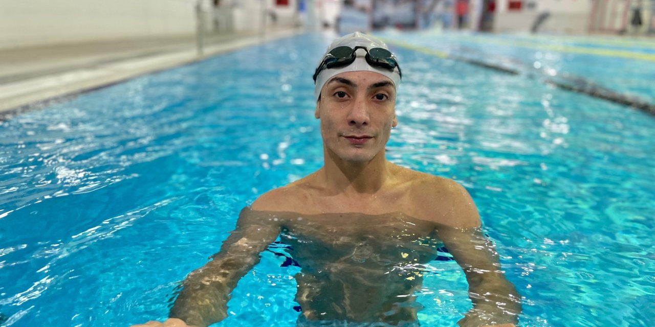 Engelleri yüzerek aşan milli sporcu azmiyle dikkat çekiyor