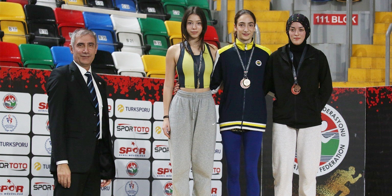 U18 Türkiye Salon Atletizm Şampiyonası yapıldı