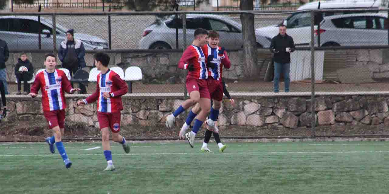 DSİ Bent ve Demirspor finalde