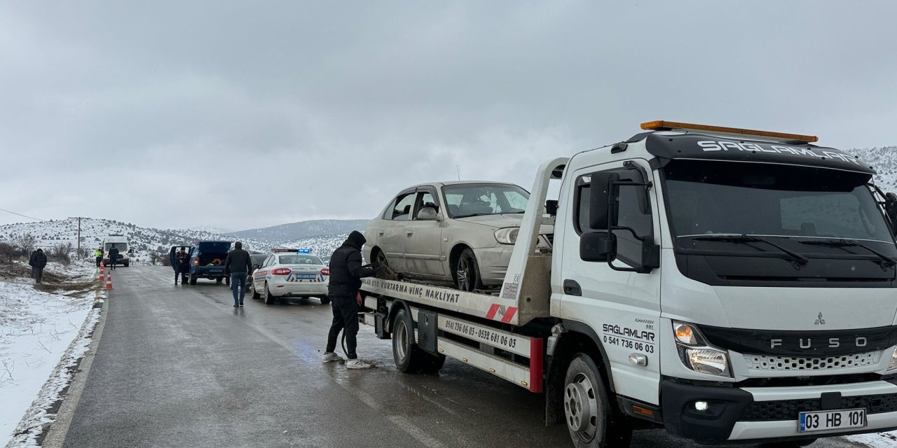 Afyonkarahisar’da feci kaza: 4 yaralı