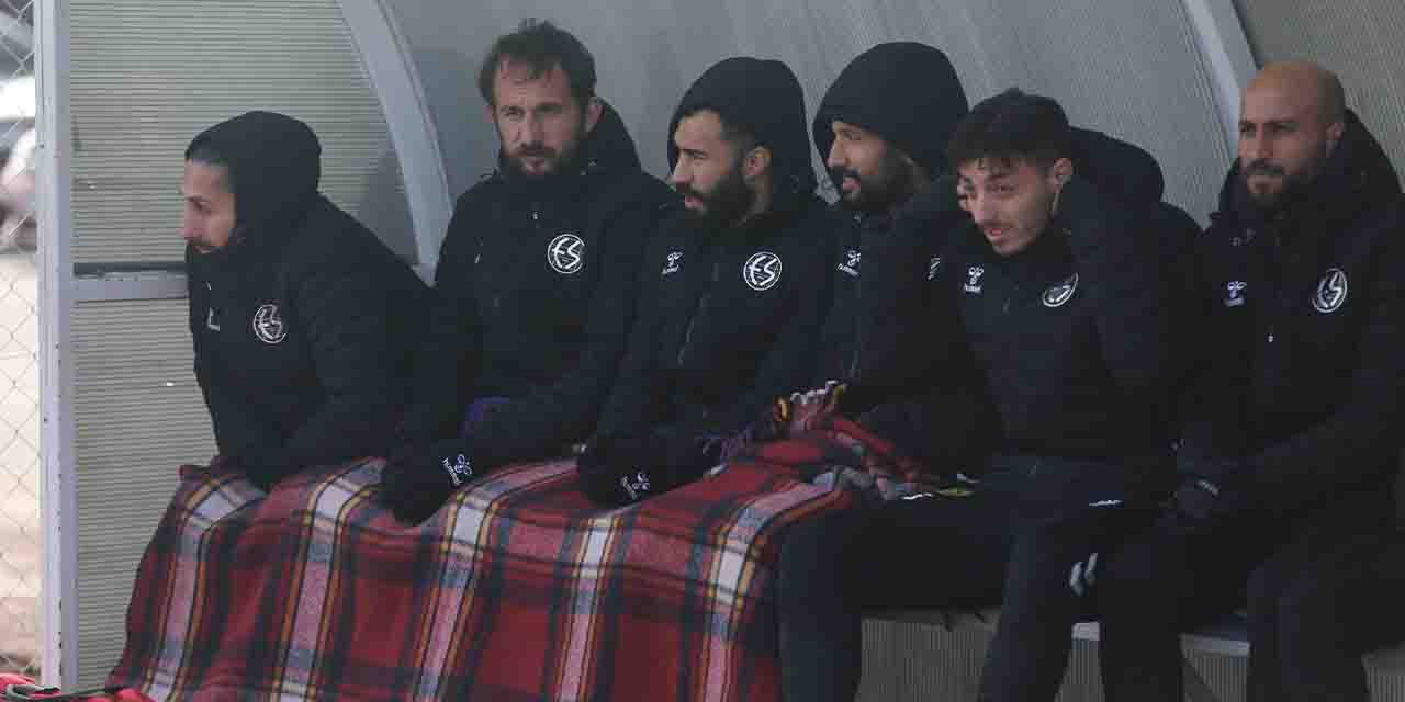 Ali Fırat kulübede