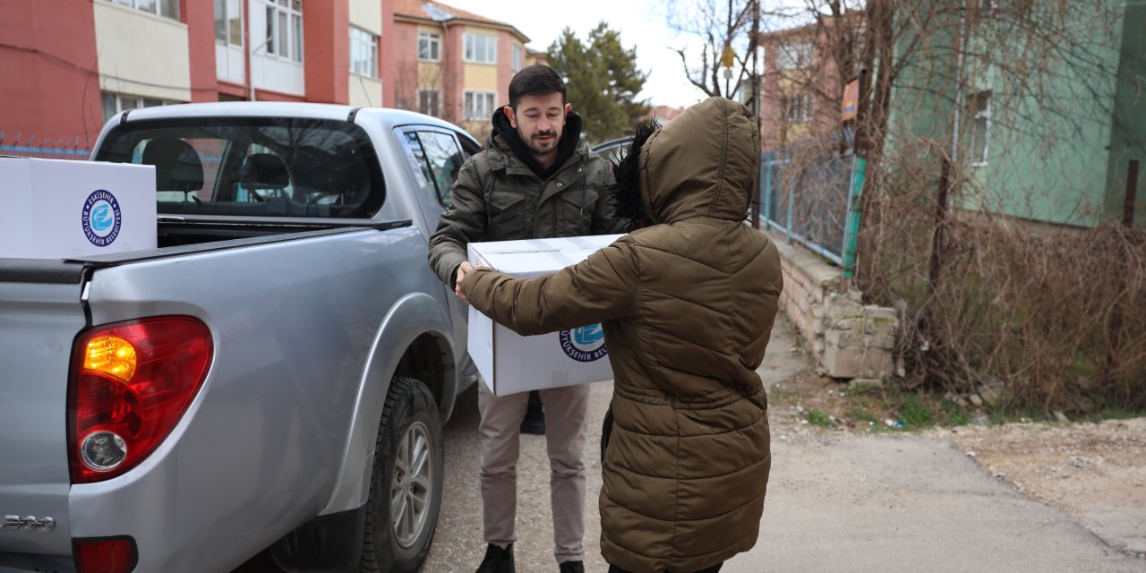 Eskişehir'de ihtiyaç sahiplerine hayırseverlerden yardım