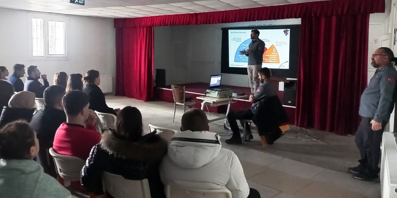 Eskişehir'de itfaiye ekiplerinden afet eğitimi