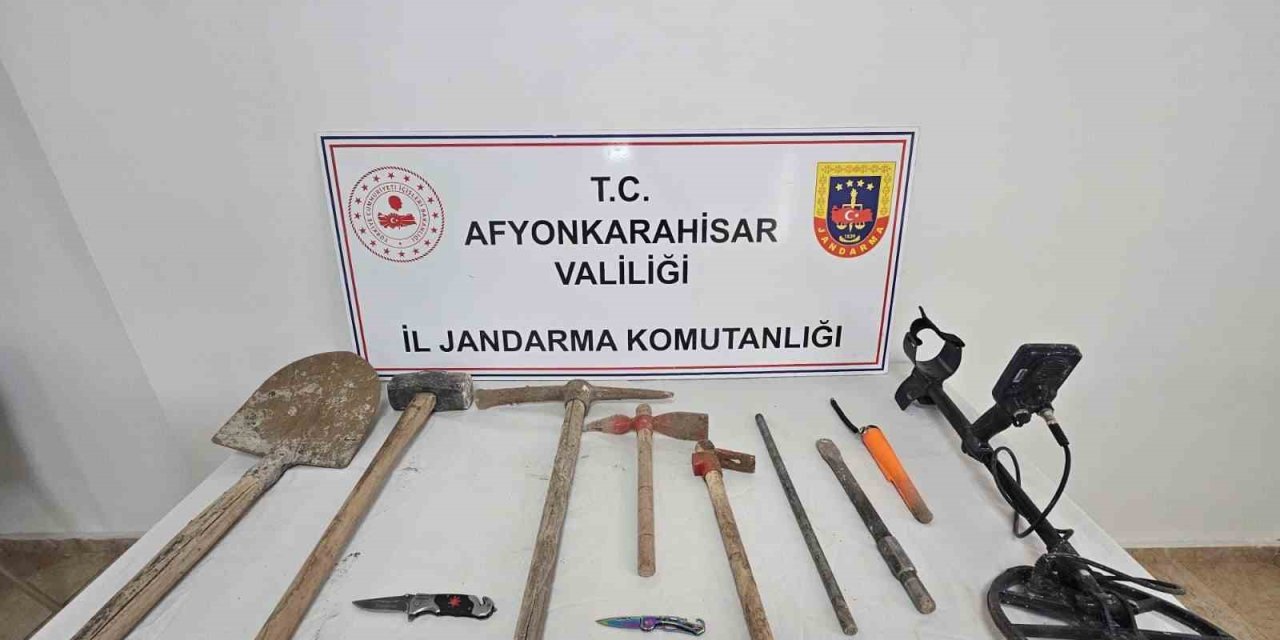 Kaçak kazı yapan şüpheliler suçüstü yapıldı