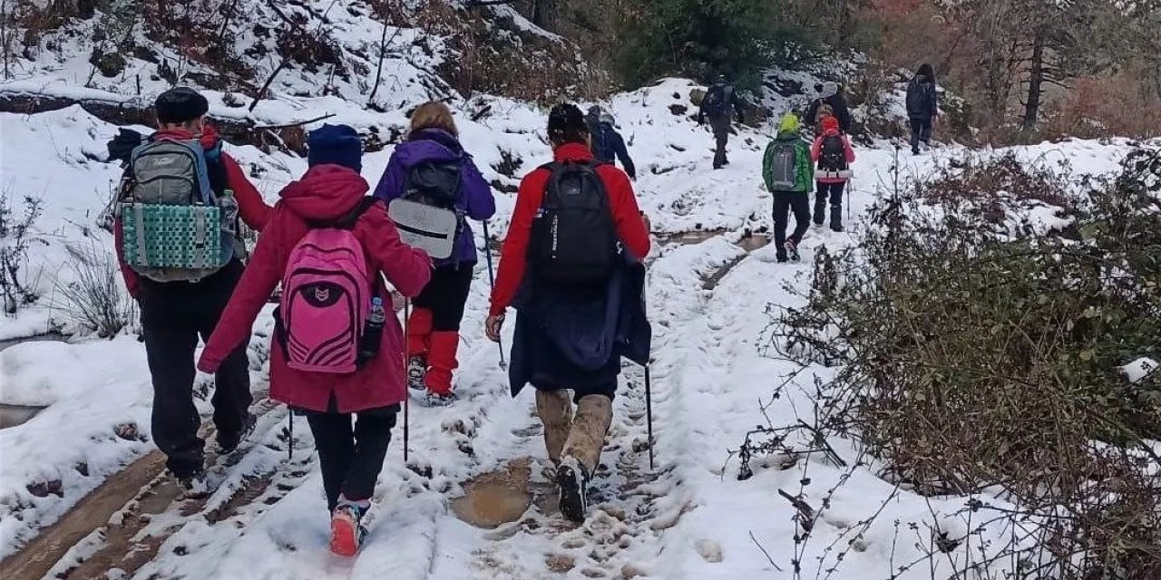 Soğuk hava bile doğa severlere engel olamadı