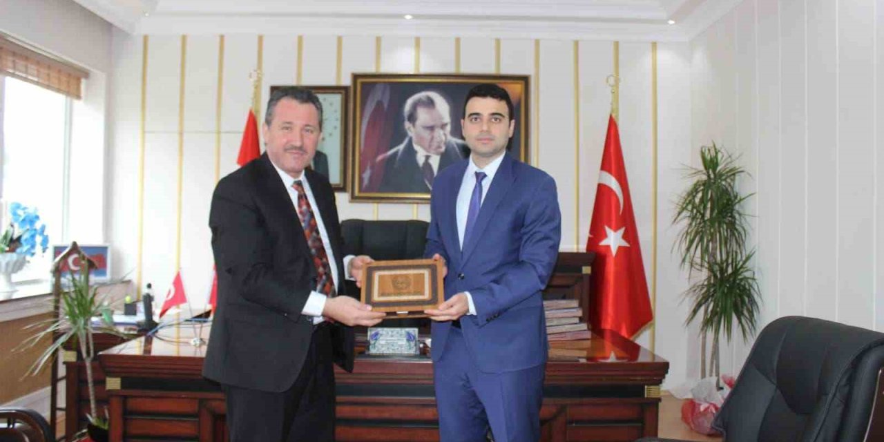 Kaymakam Kılıç, Müftü Dilek’e Osmaneli’ni tanıttı